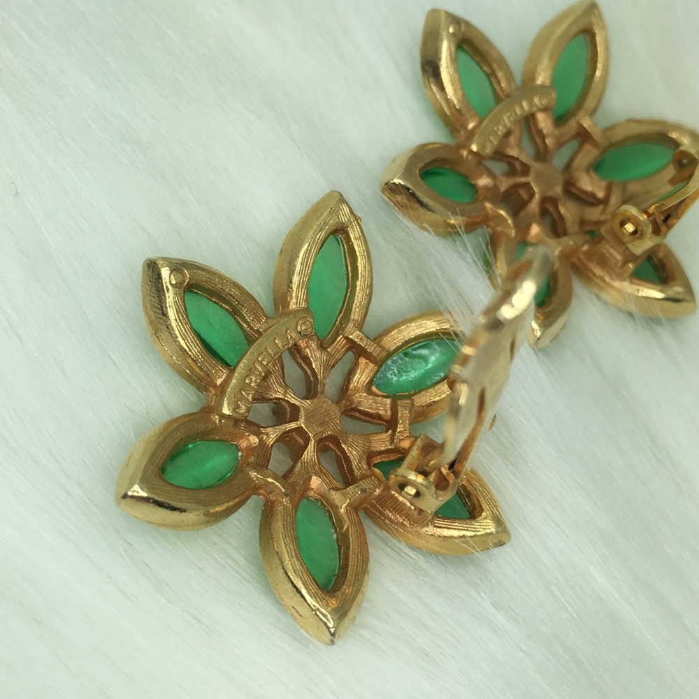 Vintage Signed Marvella Green Flower Earrings - Picture 4 of 7
